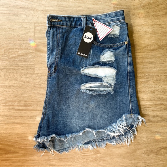 Boohoo Women’s Plus Mid Wash High Waisted Distressed Denim Jean Shorts Size 18 - Picture 3 of 8